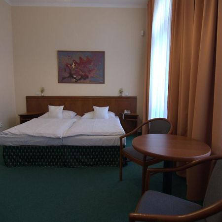 Hotel Westend Marianske Lazne Exterior photo