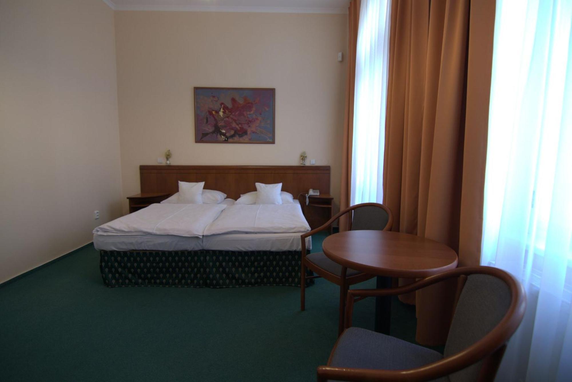 Hotel Westend Marianske Lazne Exterior photo
