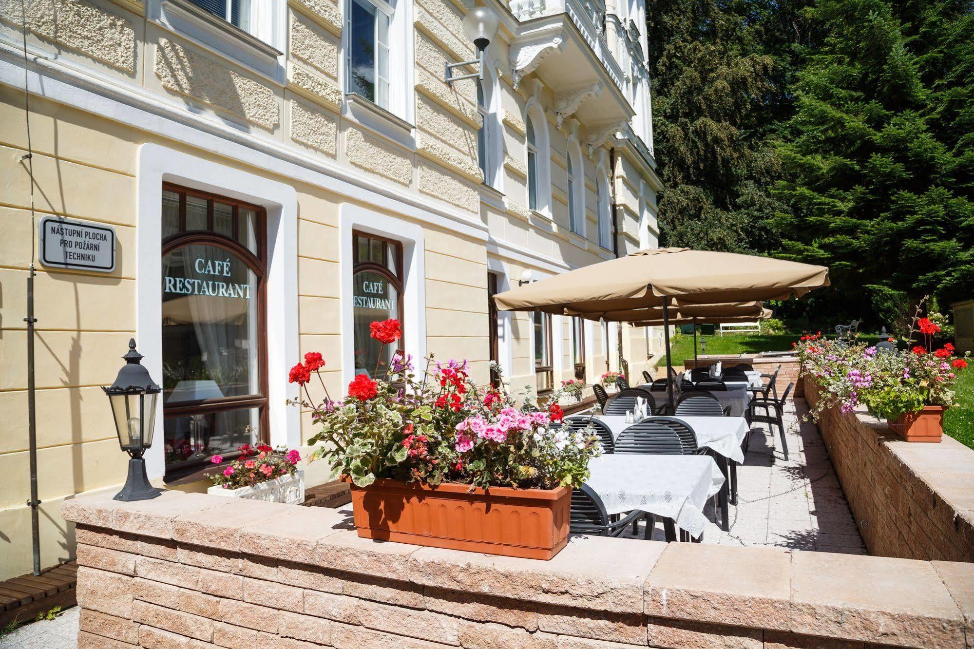 Hotel Westend Marianske Lazne Exterior photo